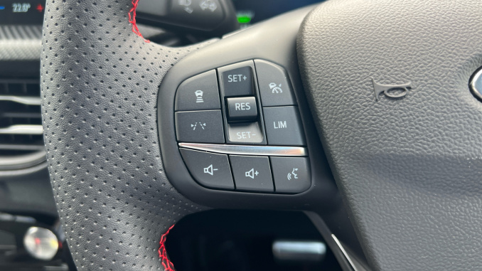 Ford Kuga 2.5 FHEV ST-Line 5dr CVT Hybrid Estate - Image 33